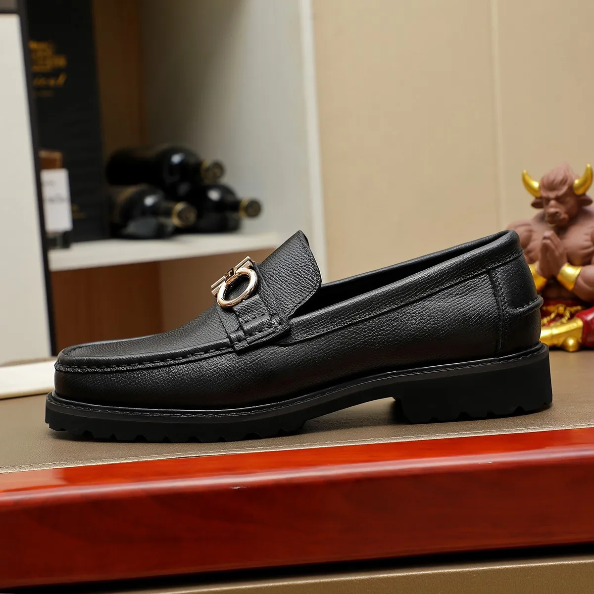 Men's shoes 💰440 Ferragamo [Ferragamo] top imported suit men's shoes 💯Original copy of the official website, product materials: selected imported embossed calfskin + luxury hardware buckle accessories ~ imported water-dyed cow 🐂 leather lining. Strong three-dimensional visual effect, original combination outsole, multiple colors available😘 Size: 39-44 (38.45.46. Customized)